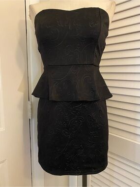 Vintage Y2K “Deb” Black Strapless Peplum Cocktail Dress- Size Small